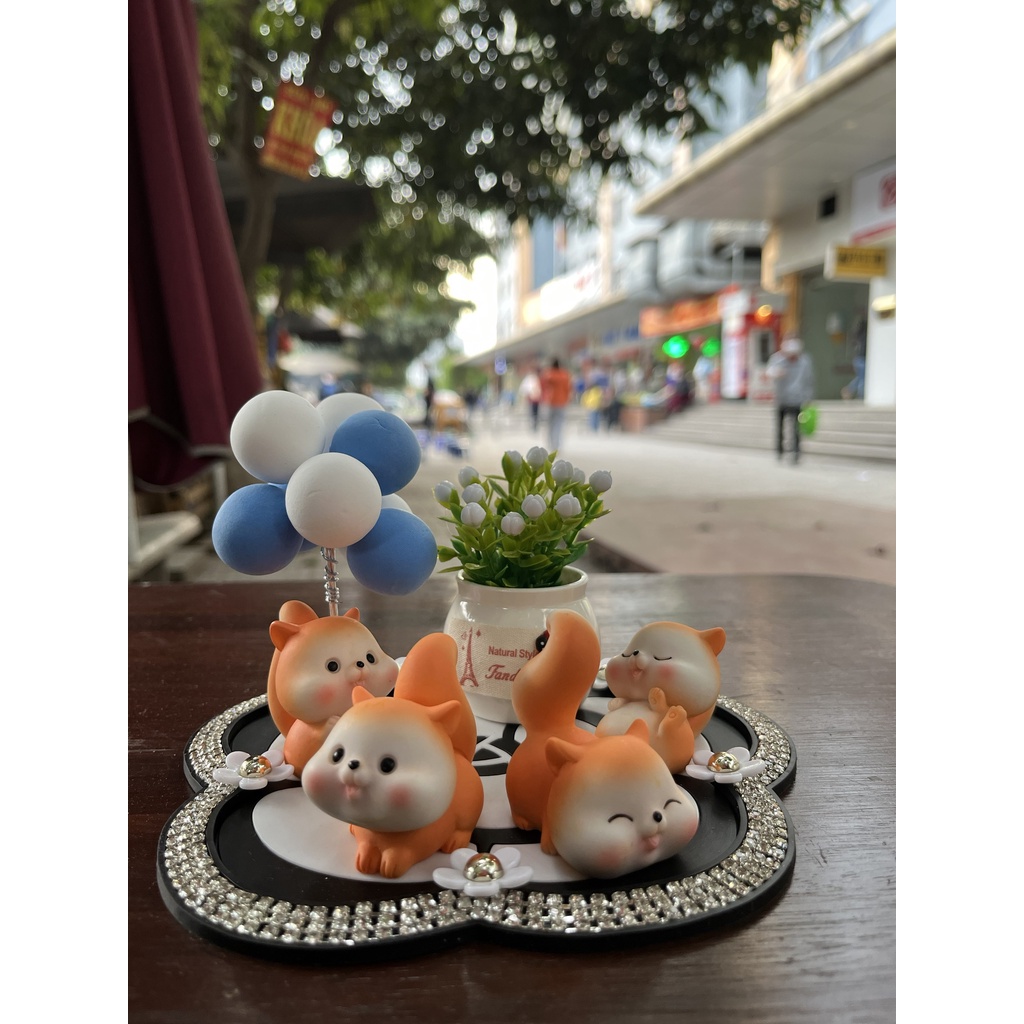 Mô Hình Trang Trí Ô Tô Bàn Làm Việc Phòng Khách - Phụ Kiện Hitechlife Trang Trí Taplo Xe Hơi Bộ Chú Sóc Đáng Yêu Giá Rẻ