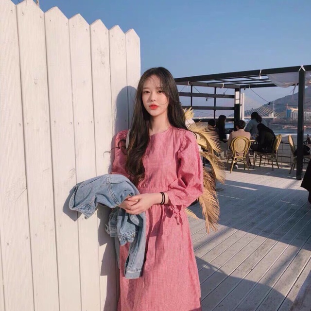 Đầm trên live