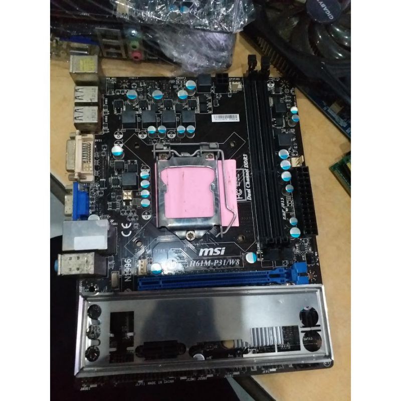 main msi h61 có fe tặng keo tản