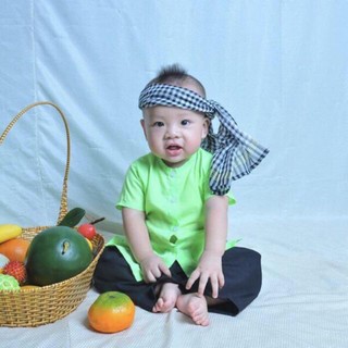 Áo bà ba xanh lá quần đen cho bé