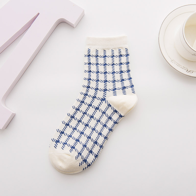 Vớ cổ cao họa tiết trẻ trung dành cho nữ