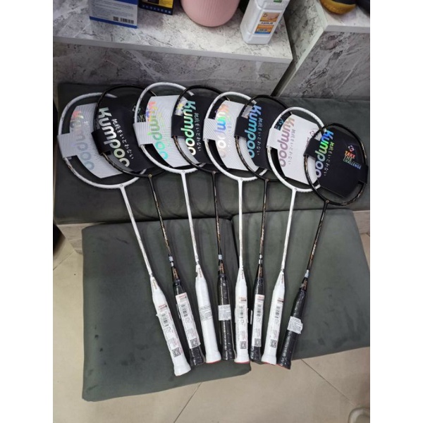 Vợt cầu lông Kumpoo Power Control K520 trắng đen hàng xách tay