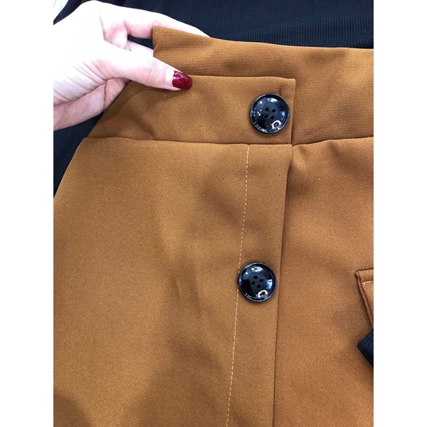 Set áo bẹt vai phối chân váy nút. alohashop91