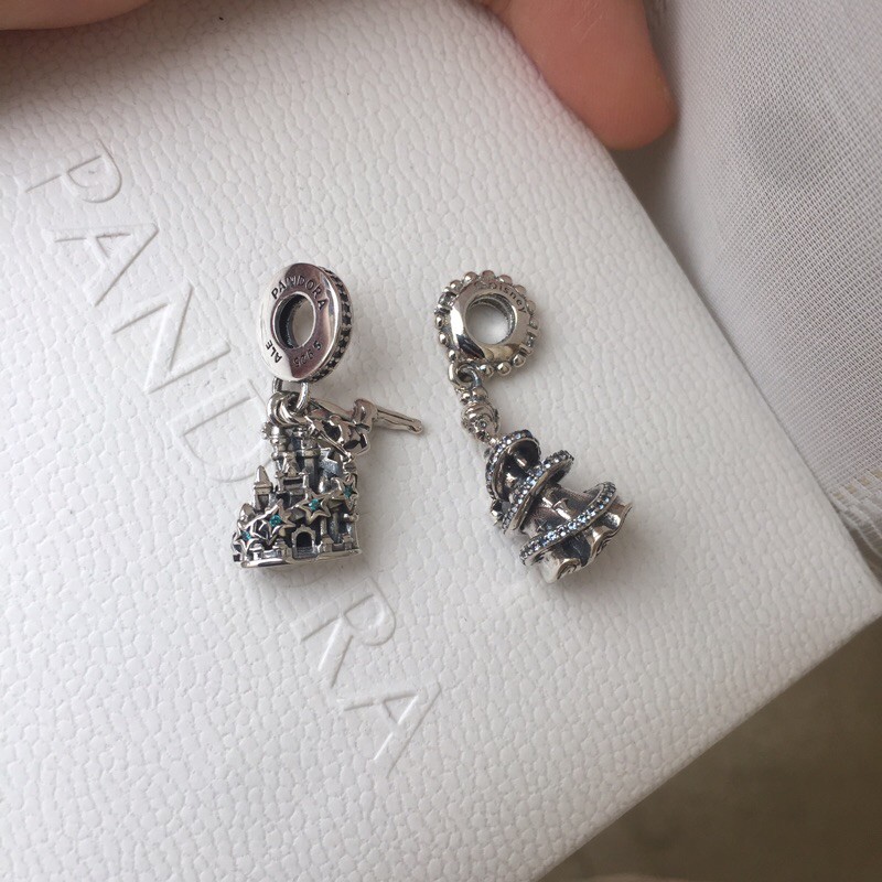 Charm treo công chúa Lọ Lem Cindrella và charm treo lâu đài tiên Tinker Bell