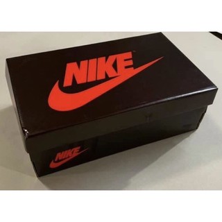 hộp Nike đen đỏ