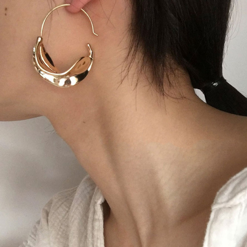 Khuyên Tai Nữ Trang Tạo Hình Độc Đáo