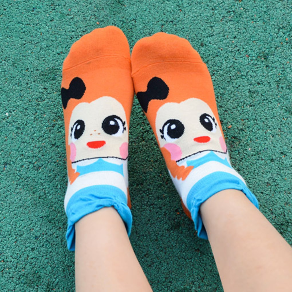 Vớ cao quá mắt cá chân hình cô gái