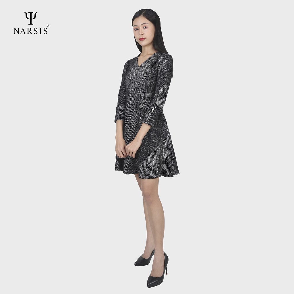 Váy nữ Narsis B9007 vải xốp đen trắng