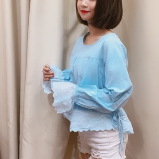 Áo thun tay dài tay pha ren