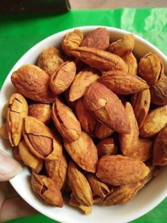 Hạnh Nhân Vỏ Rang Bơ 500 g