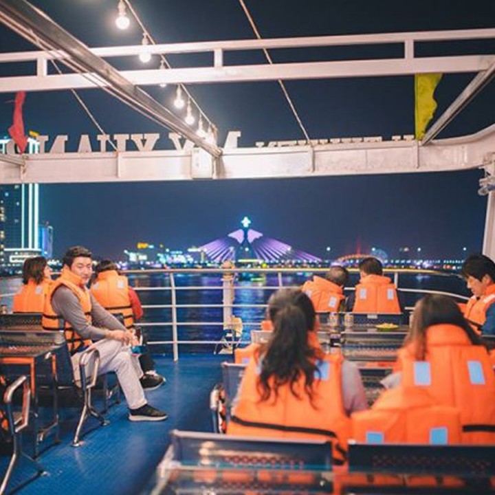 Đà Nẵng  Vé Du Thuyền Đà Nẵng ngắm Sông Hàn Về Đêm