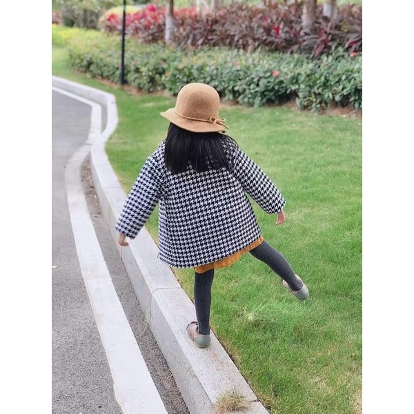 Áo dạ cổ sen đáng yêu cho bé gái