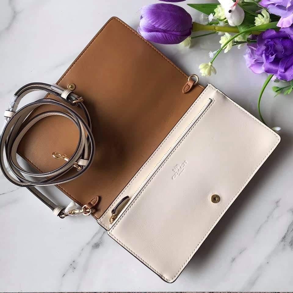 Túi đeo chéo nữ chính hãng Coach logo logo màu đậm vừa đeo chéo vừa làm cluch