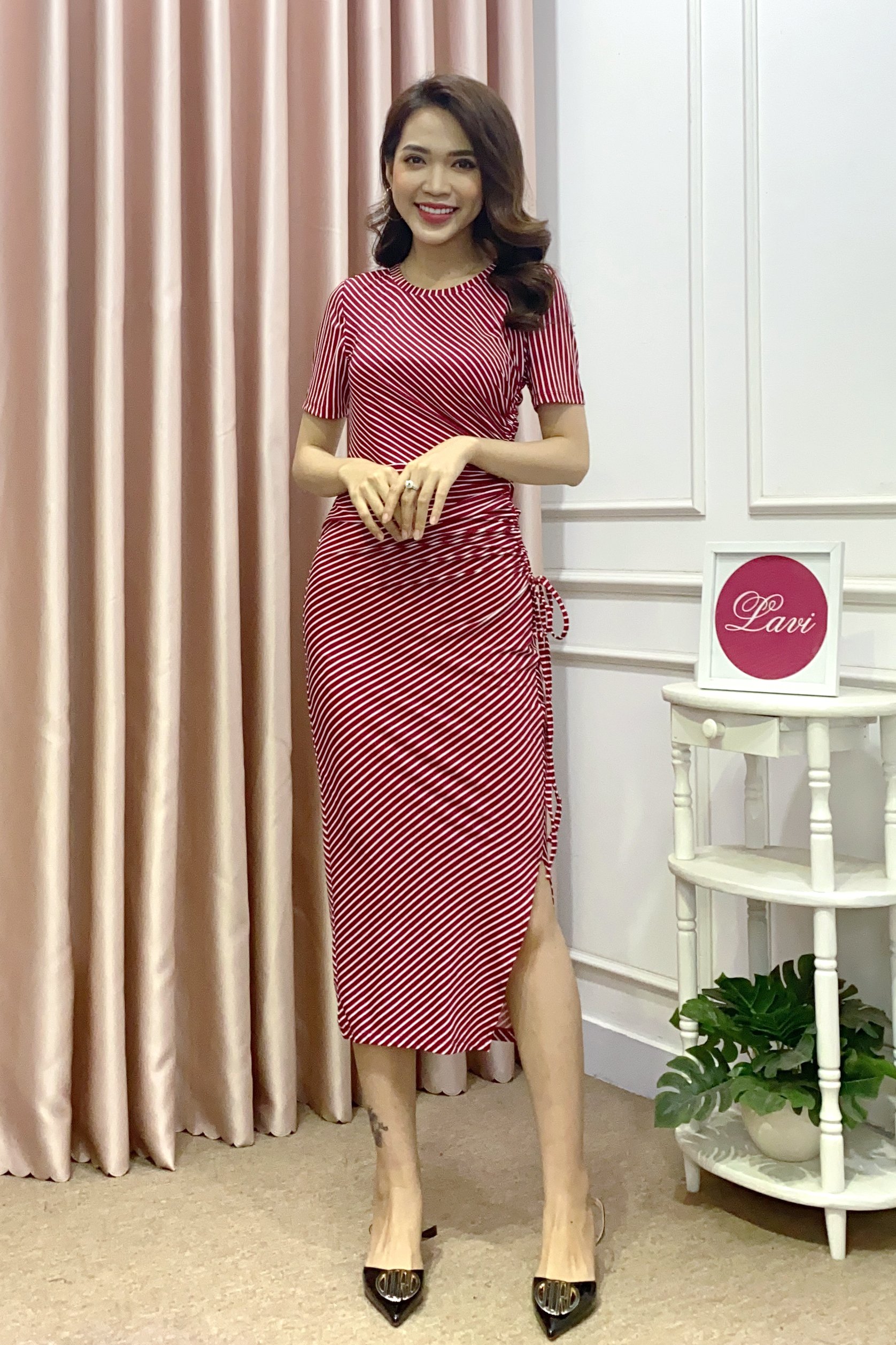 L2291 Đầm body sọc rút dây xẻ tà - Lavi House