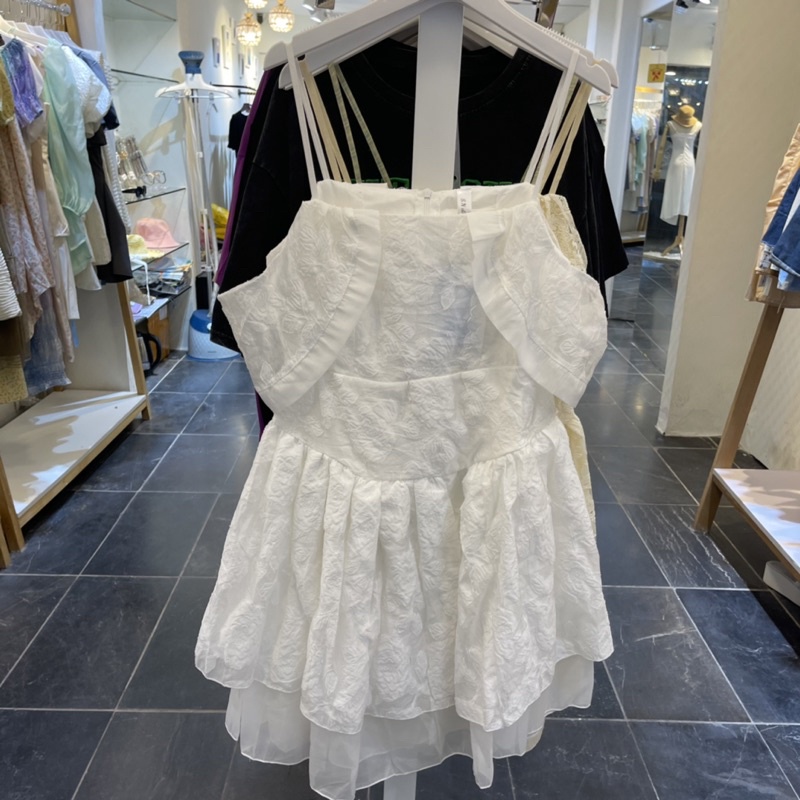 váy 2 dây trễ vai size M