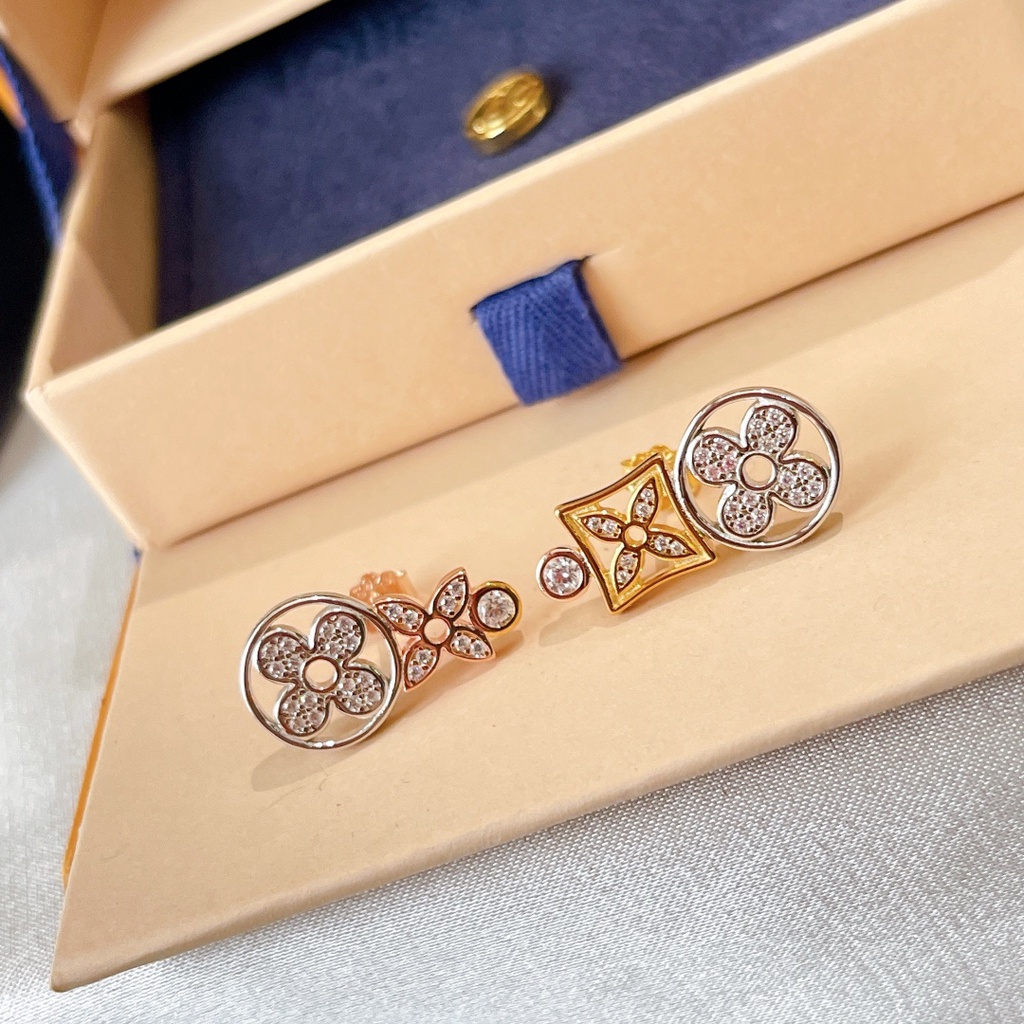 Khuyên Tai Bạc 925 Hình Bông Hoa Cỏ Bốn Lá Khoét Rỗng Phong Cách Mới Cho Bạn Gái