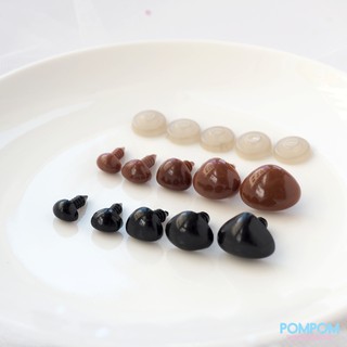 Cặp mũi thú nhựa tam giác (Đen / Nâu)