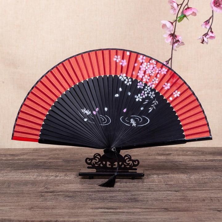 (Mẫu 150) Quạt cổ trang viền đỏ bản vải lụa cầm tay quà tặng xinh xắn cosplay phong cách tết