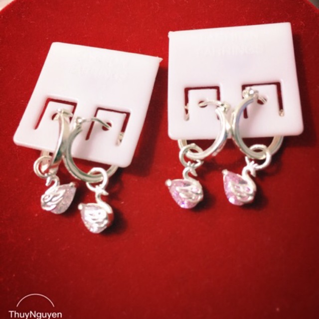 Khuyên tai thiên Nga nhỏ sát tai bạc ta