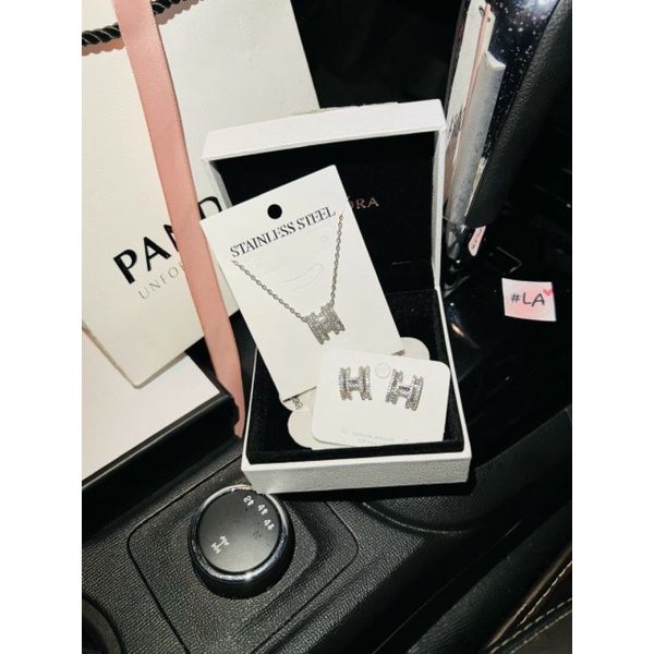Sét trang sức chữ H titan đính đá pha lê trẻ trung sang trọng phù hợp mọi lứa tuổi