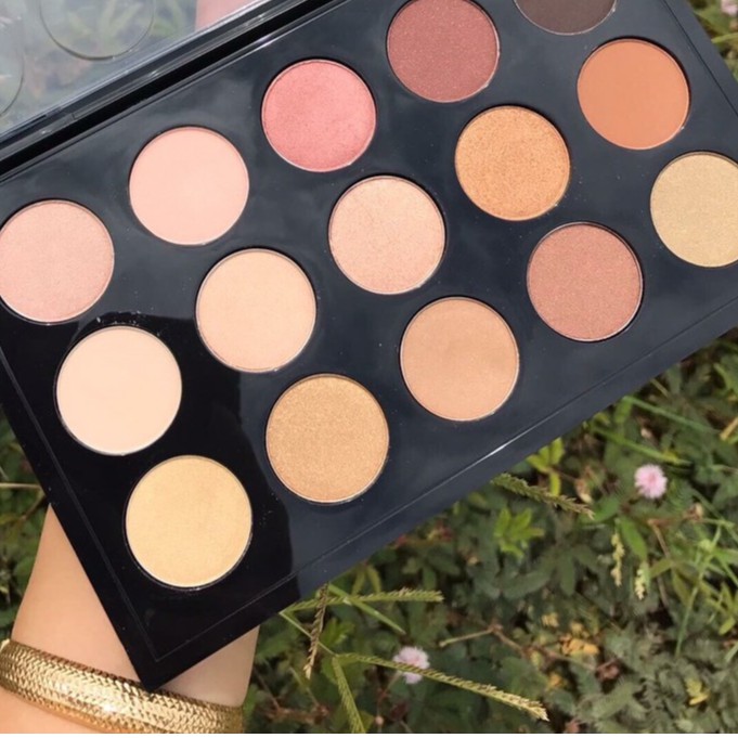 Thanh lý phấn mắt 15 ô