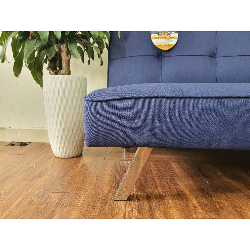 SOFA GIƯỜNG MÀU XANH NAVY CHÂN INOX - VẢI BỐ MỊN