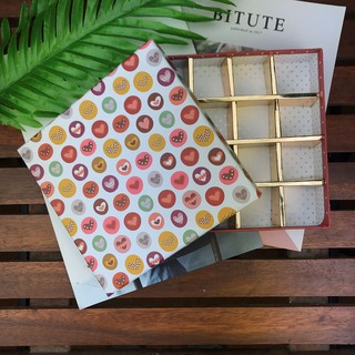 HỘP SOCOLA 16 VIÊN VUÔNG SẮC MÀU