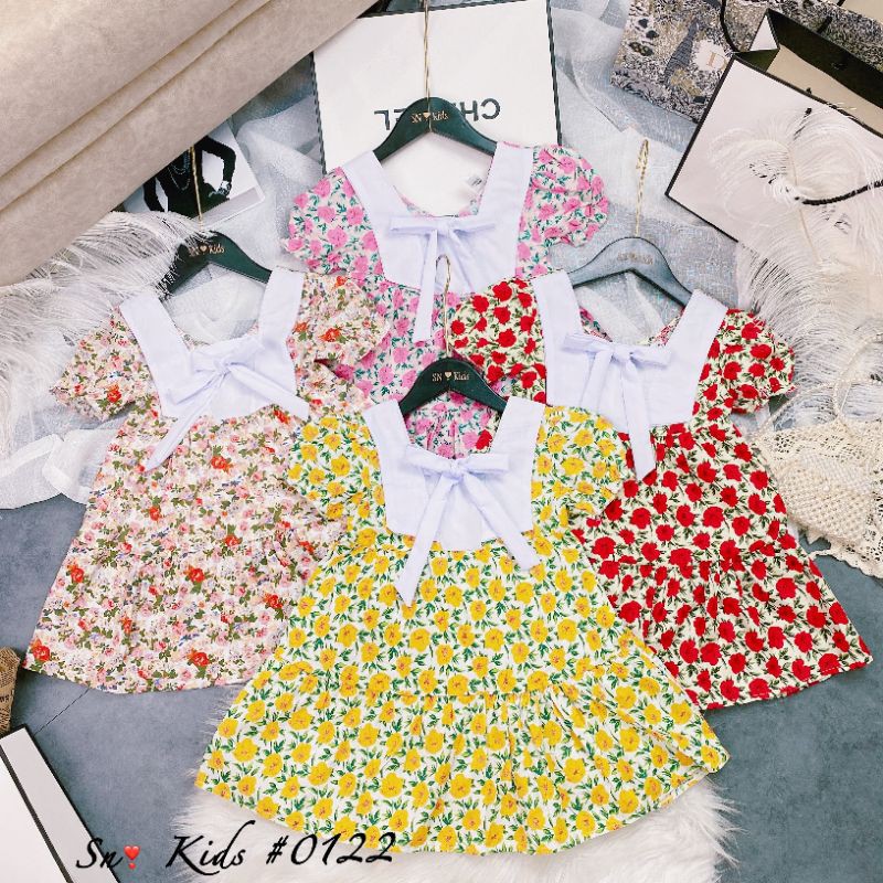 Váy hoa cổ vuông nhẹ nhàng bé gái