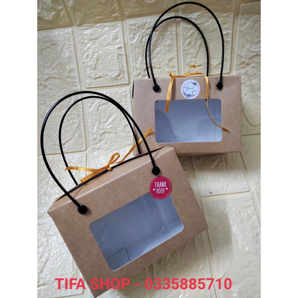 Hộp giấy 14x10x6cm quai nhựa đựng quà tặng, mỹ phẩm, sét yến, bánh ngọt... có sẵn