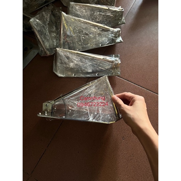 dụng cụ lộn cổ áo sơ mi