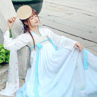 Hán phục cách tân màu xanh