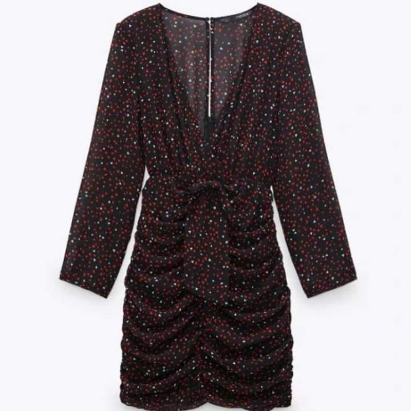 Váy voan đen bi tim