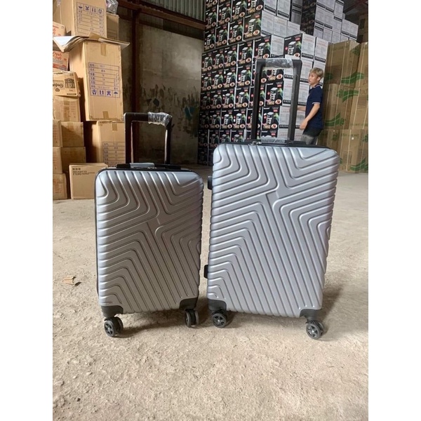 VALY ĐÔI ,ĐI ĐÂU CŨNG CÓ ĐÔI CÓ CẶP NÈ :)))