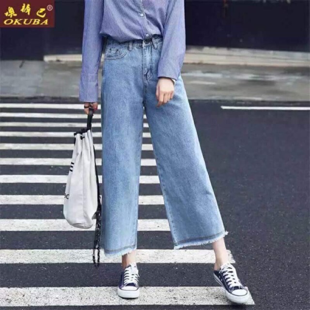 Quần jeans ống loe