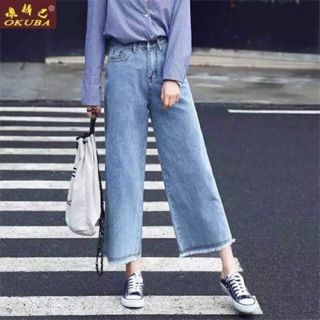 Quần jeans ống loe
