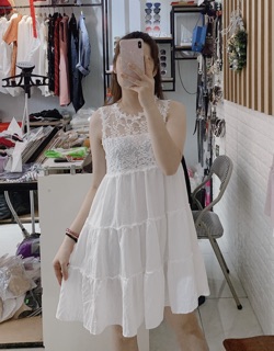 Váy xoè tầng phối ren sát nách
