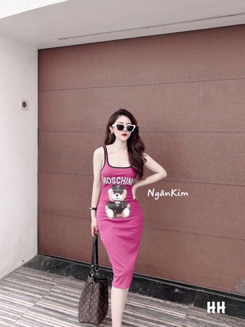 [Mã FASHIONT4WA2 giảm 10K đơn 50K] Váy sát nách in hình Moschino siêu tôn dáng | BigBuy360 - bigbuy360.vn