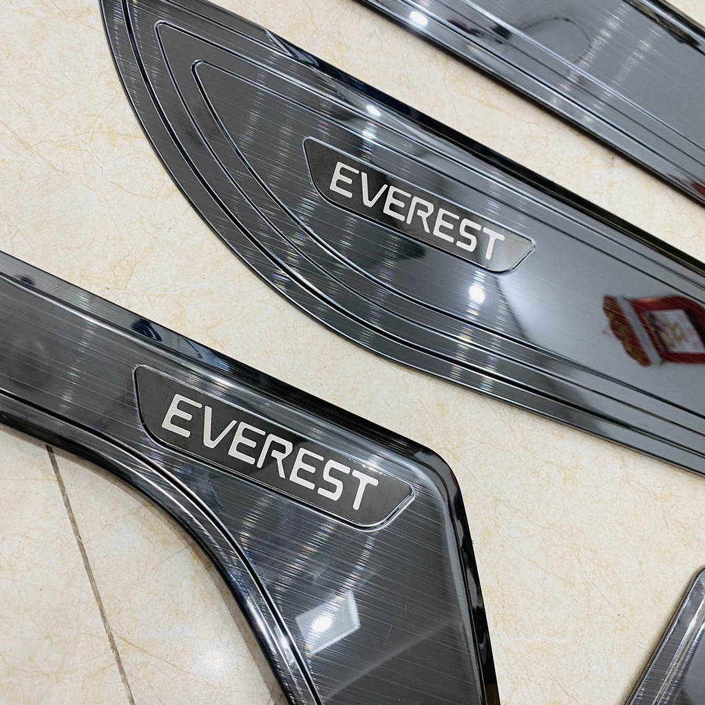 Bộ 4 tapli cửa xe Ford Everest 2018 đến 2023 Mẫu Titan+ tặng kèm keo dính, chống xước tapli cửa hiệu quả