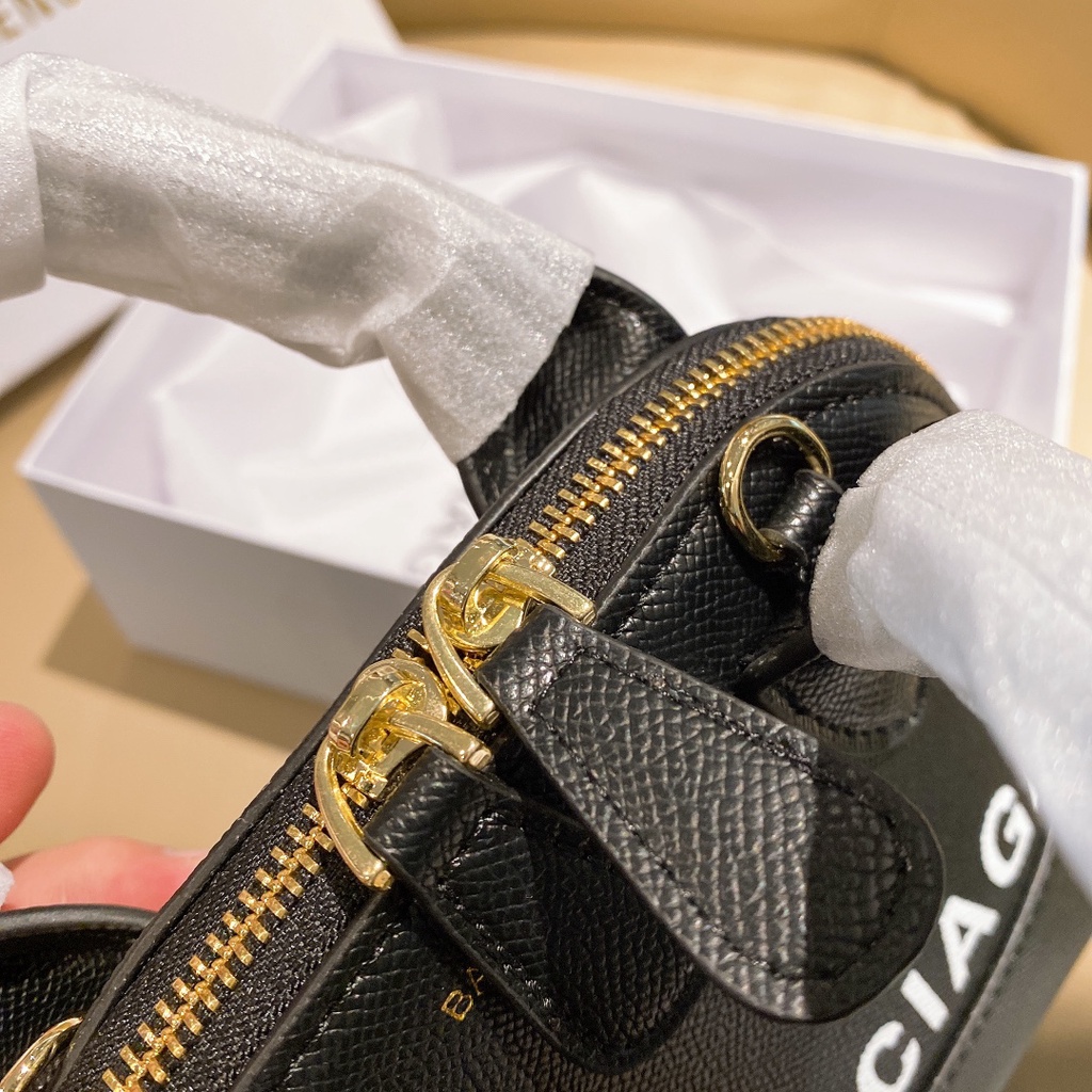 Túi Xách Tay Da Bò MINI Ville XXS Màu Trắng Không Hộp