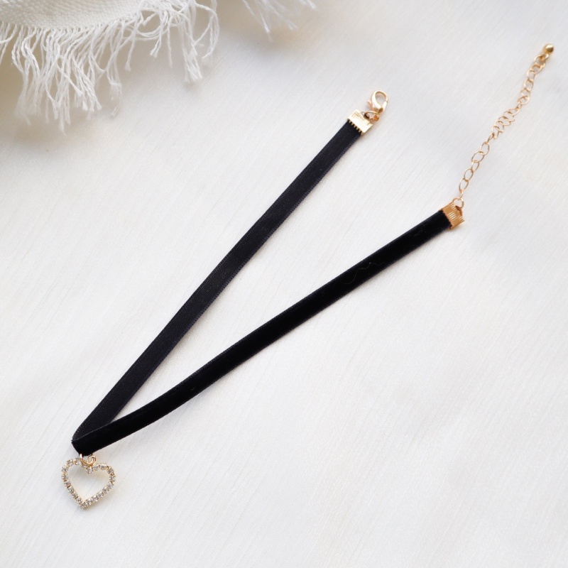 Vòng Cổ Choker Dây Nhung Đen Đính Hạt Ngọc Trai 2022