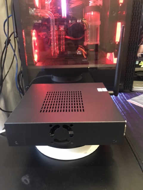 Bộ máy tính mini ram 2G, ssd 32G tích hợp wifi