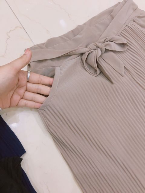 Quần xếp li ống rộng có túi và không túi