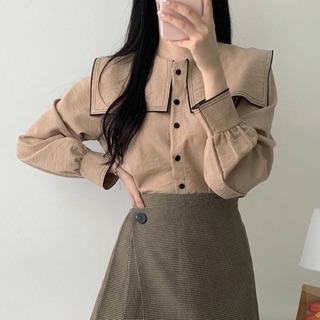 Áo sơmi cổ vuông