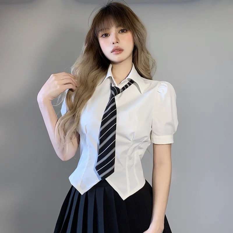 Áo sơ mi croptop dáng ôm tay phồng