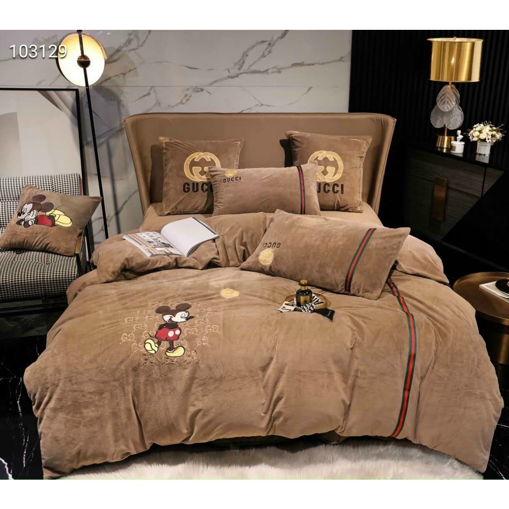 Bộ chăn ga 6 MÓN NHUNG NỈ "hoạ tiết THÊU THƯƠNG HIỆU độc đáo " Hàng Nhập Quảng Châu