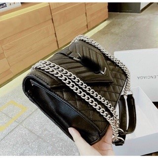 túi đeo chéo trần trám tag bạc size 26