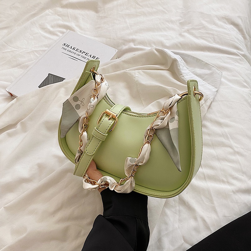 Túi đeo vai IELGY dễ phối đồ thời trang cho nữ