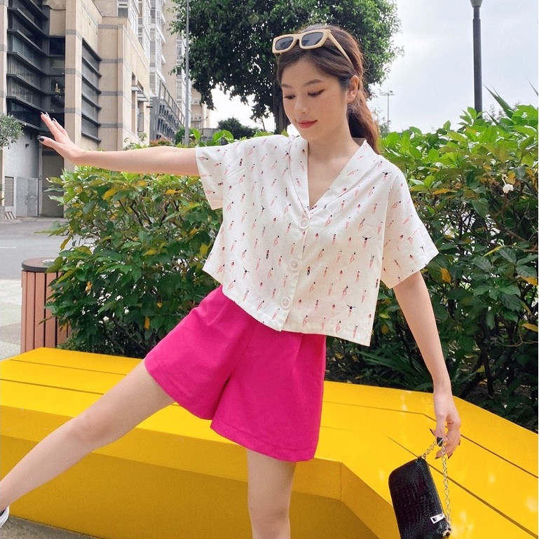 Áo sơmi dáng croptop cổ bẻ vải in họa tiết MIEU - HO11