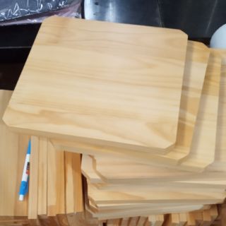 Kệ gỗ nguyên liệu handmade tấm kệ gỗ thông