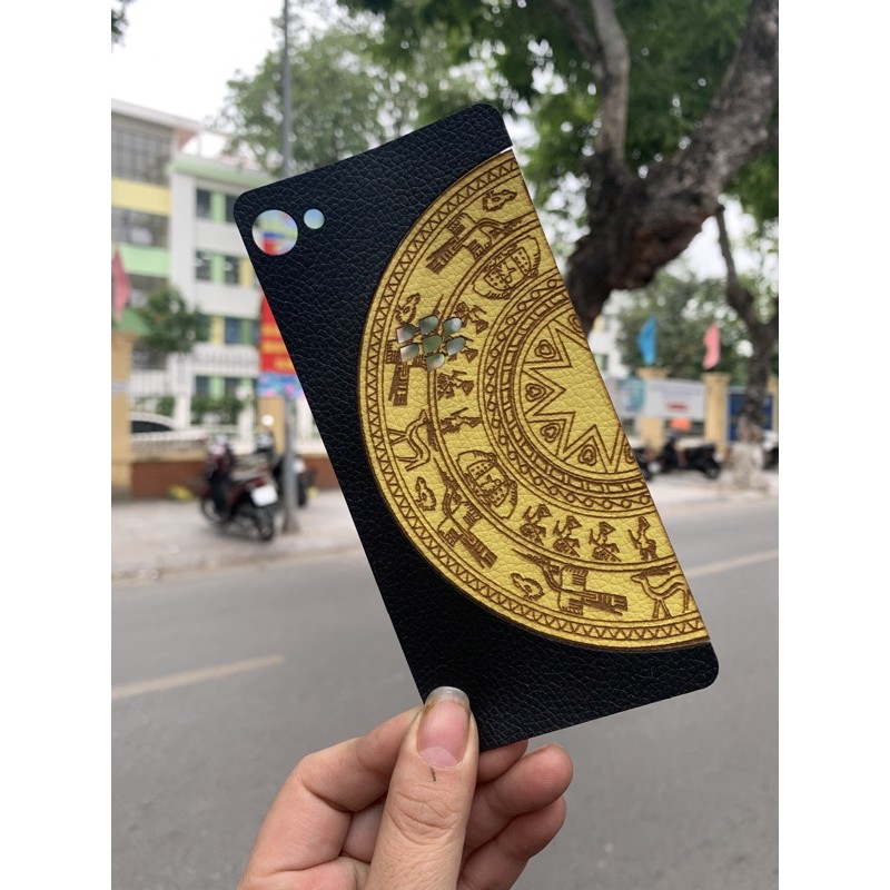 Dán da lưng khắc hình cho BB Motion